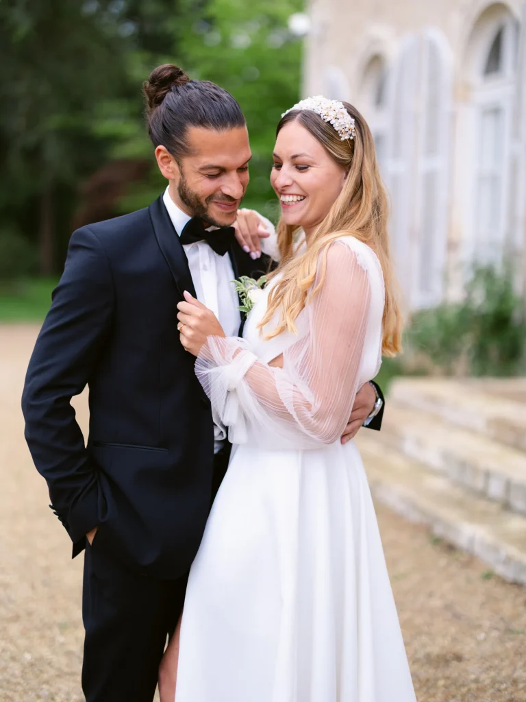 couple heureux au chateau de tourreau en provence