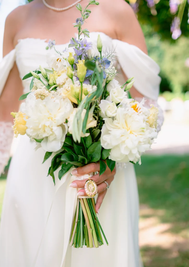 bridal bouquet created by Tulipina